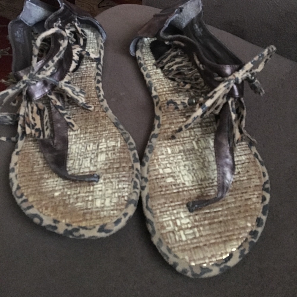 Barefoottess leopard fringe sandal size 14W