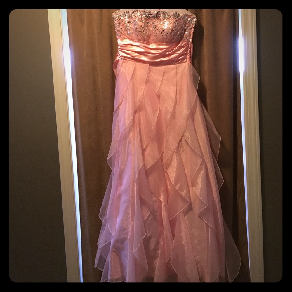 Strapless light pink prom dress