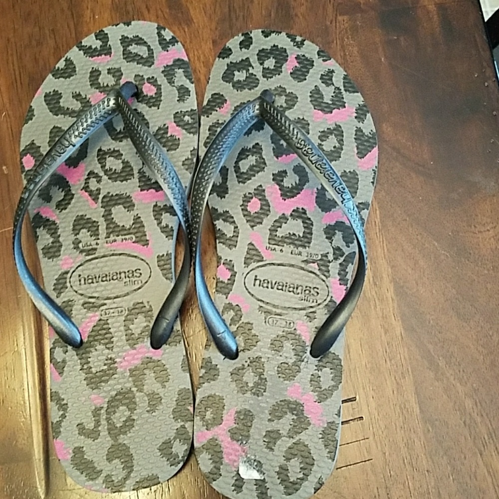 Leopard print Havaianas flip flop