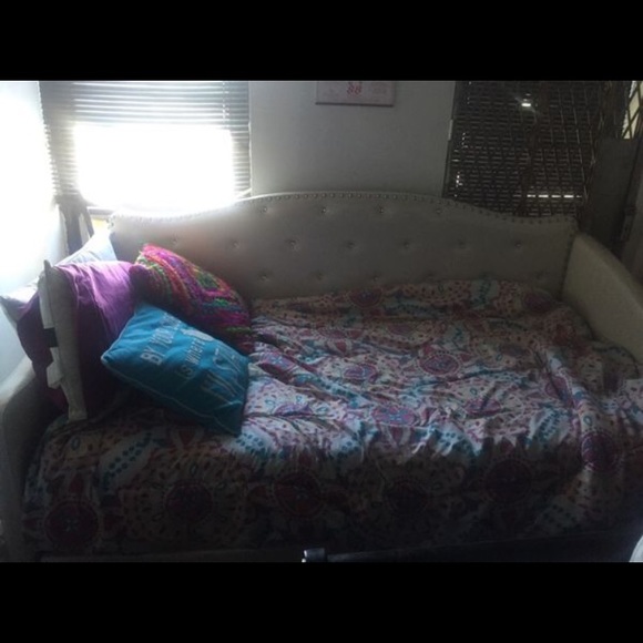 Day bed