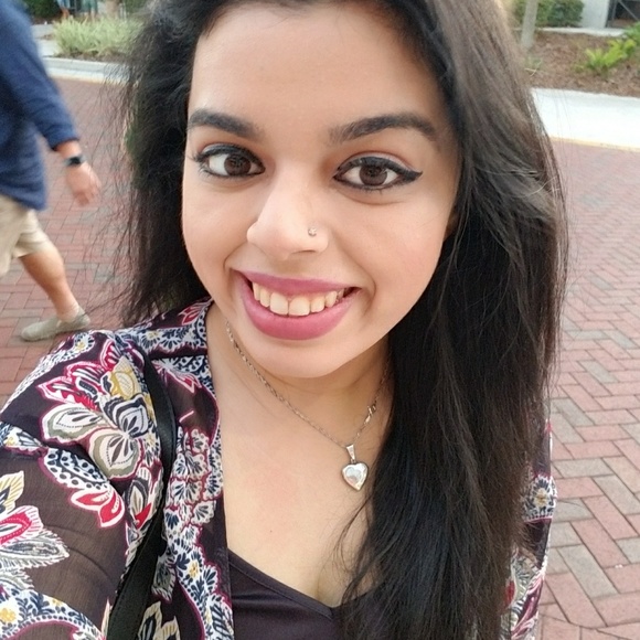 Meet your Posher, Henna - Picture 2 of 2