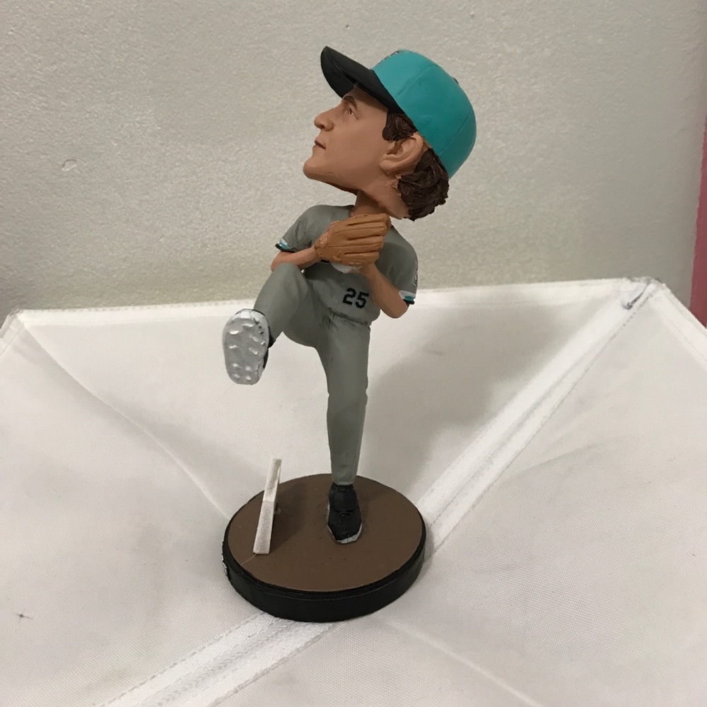 Bobblehead - Picture 2 of 8