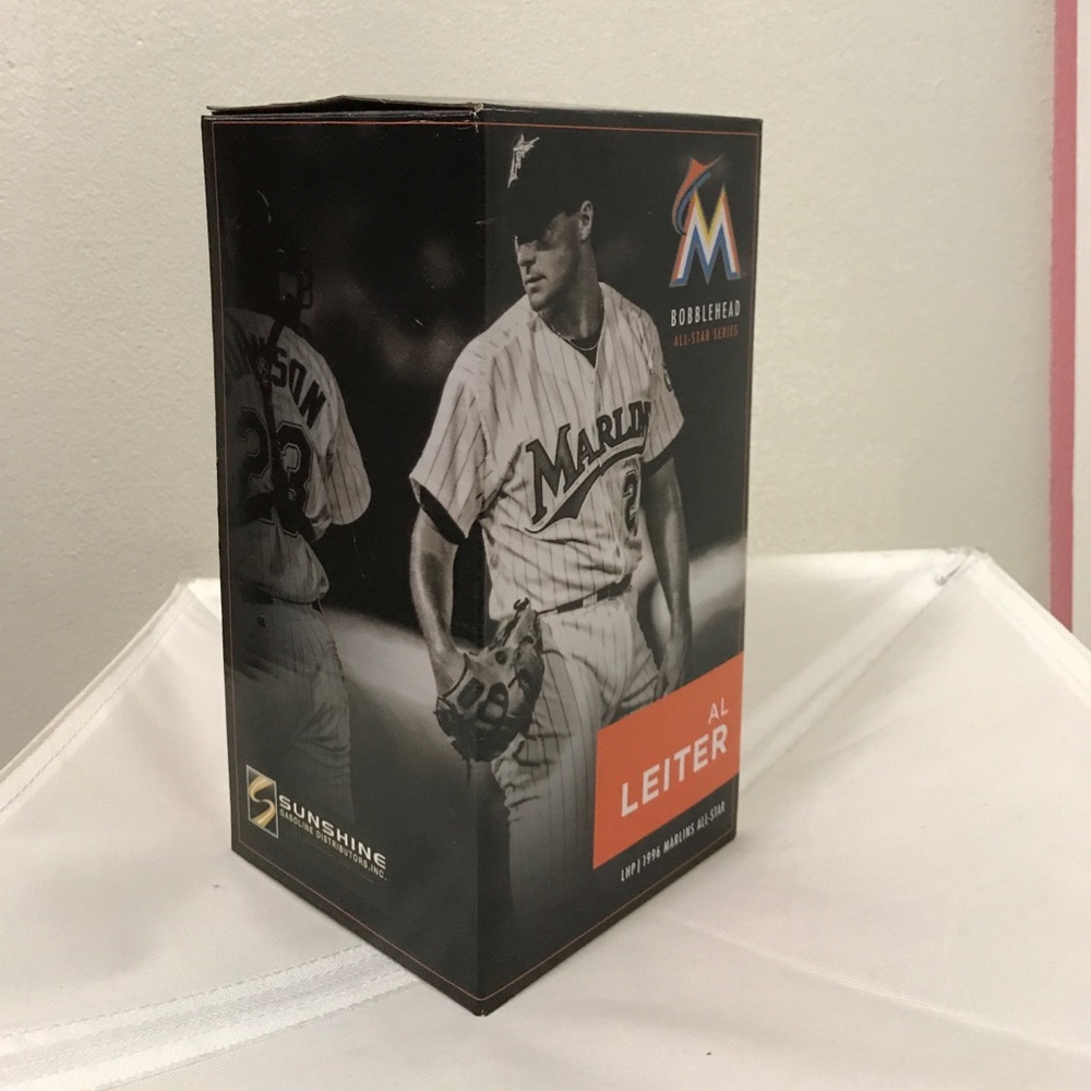Bobblehead - Picture 8 of 8