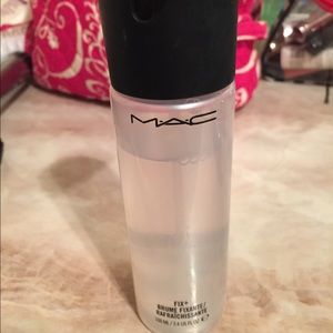 Mac finishing spray