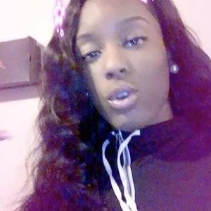 Meet your Posher, Denicia