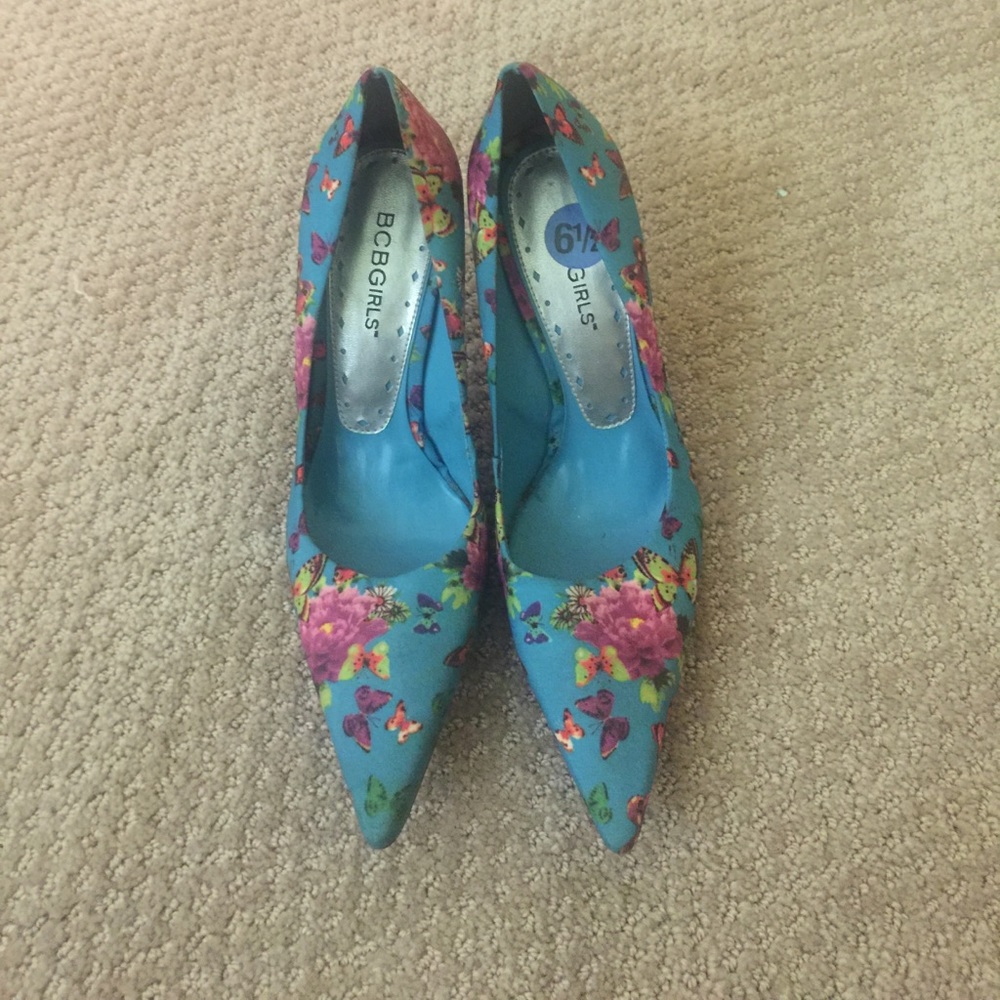BCBG Girls floral pump. Great for a spring fling.