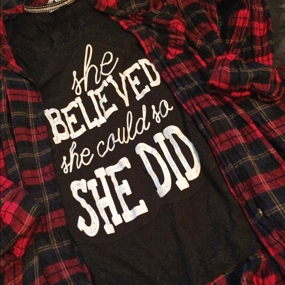 graphic T-shirt She believed she could so she did