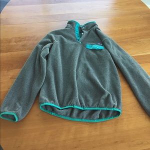 Patagonia Pullover (grey and teal)