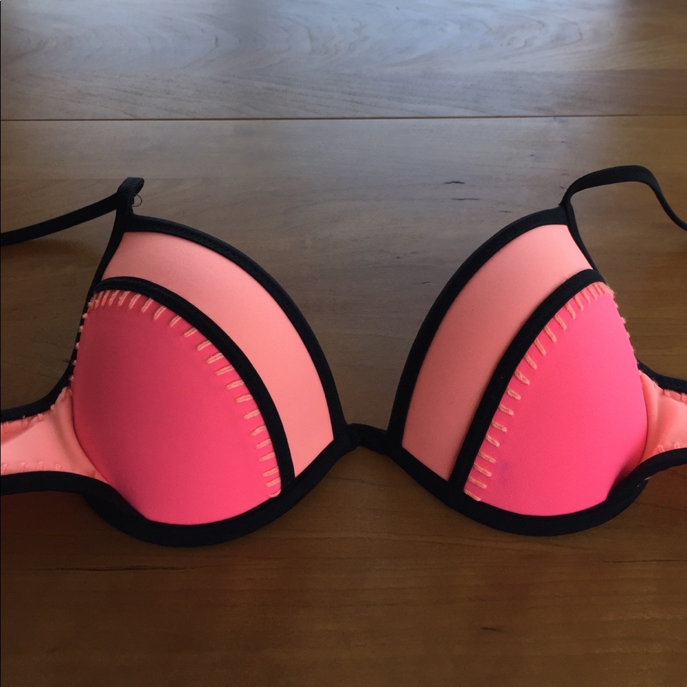 Never-worn Victoria's Secret bathing suit top