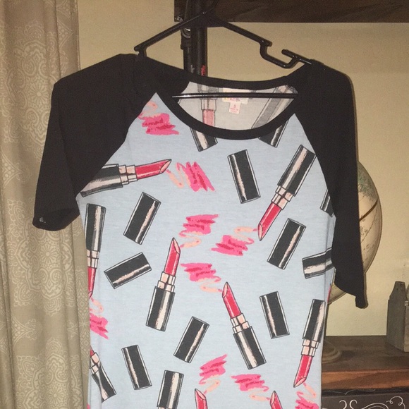 Small lipstick Lularoe Julia - Picture 1 of 2