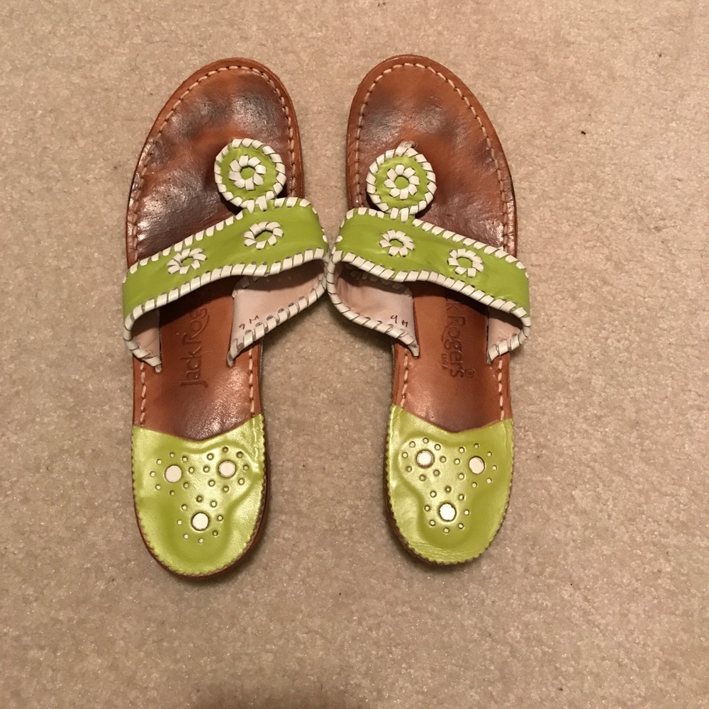 Lime green jack rogers 💚💚