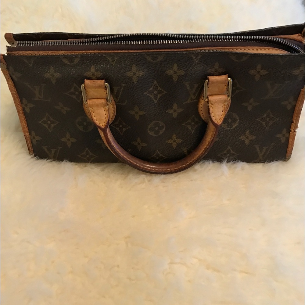 Authentic Louie Vuitton hand bag