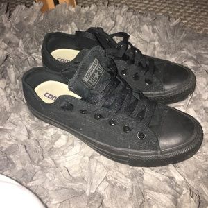 Black converse