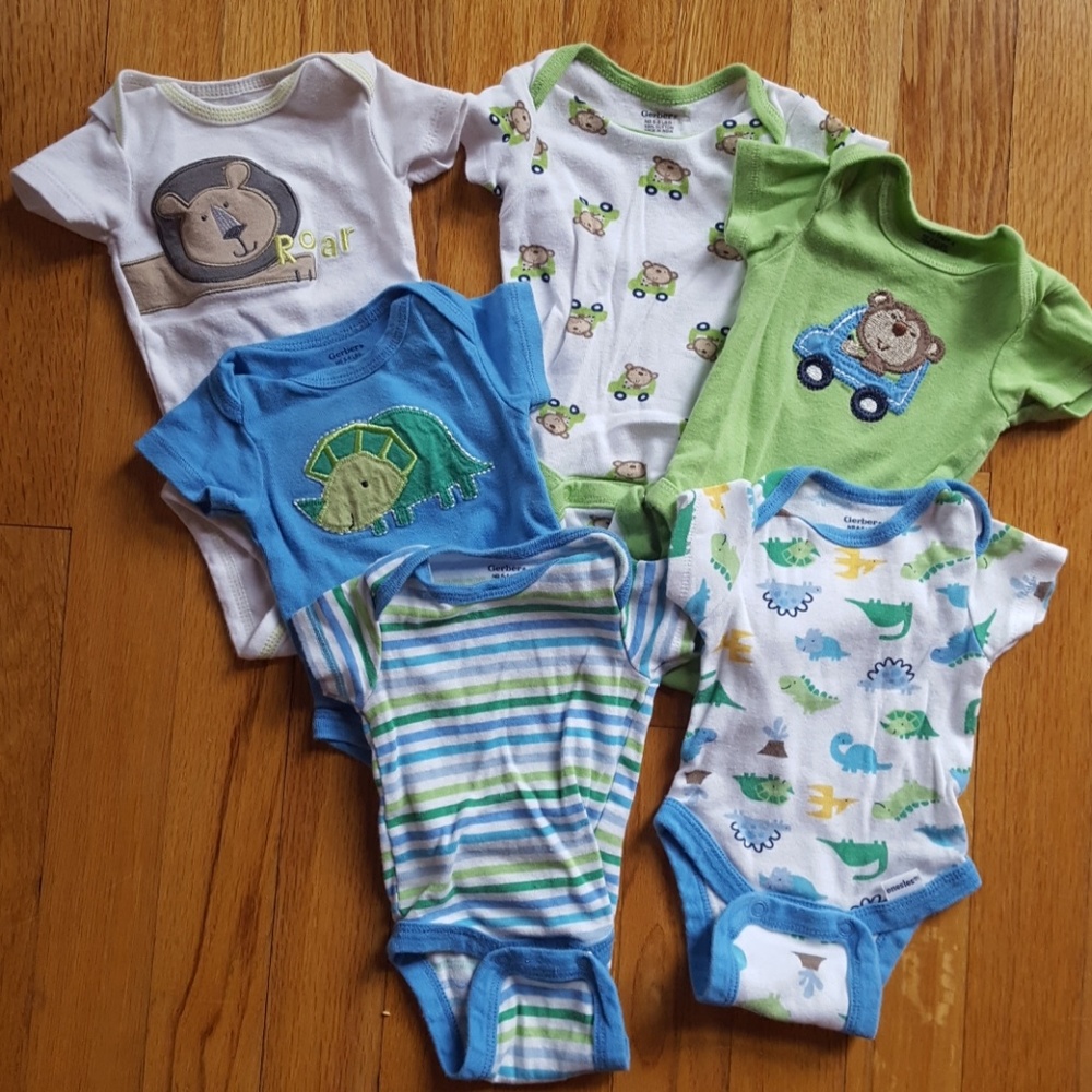 💕3/15💕 6 Newborn Onesies