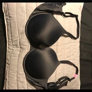NWT Victoria's Secret Bra-Black