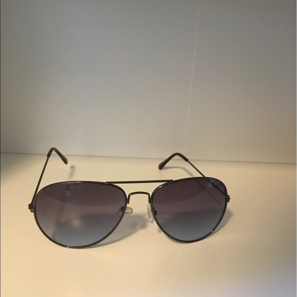 Black wire aviators
