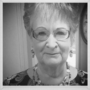 Meet your Posher, Elaine