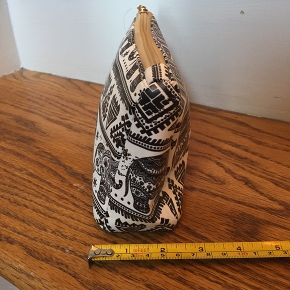 ALABAMA FANS. Elephant Makeup Bag.  Black /White - Picture 3 of 5