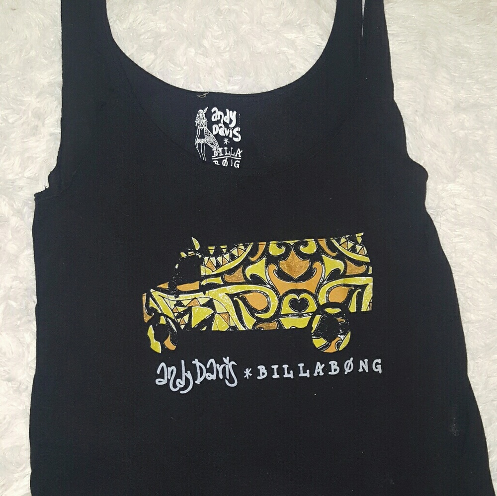 Black billabong tank.