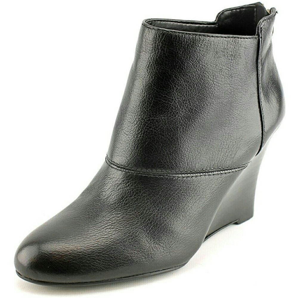Nine West Optimistic