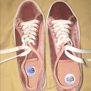 Pink velvet sneakers