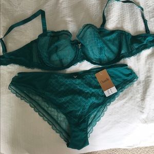 Chantelle demi bra and panties (XL). No padding.