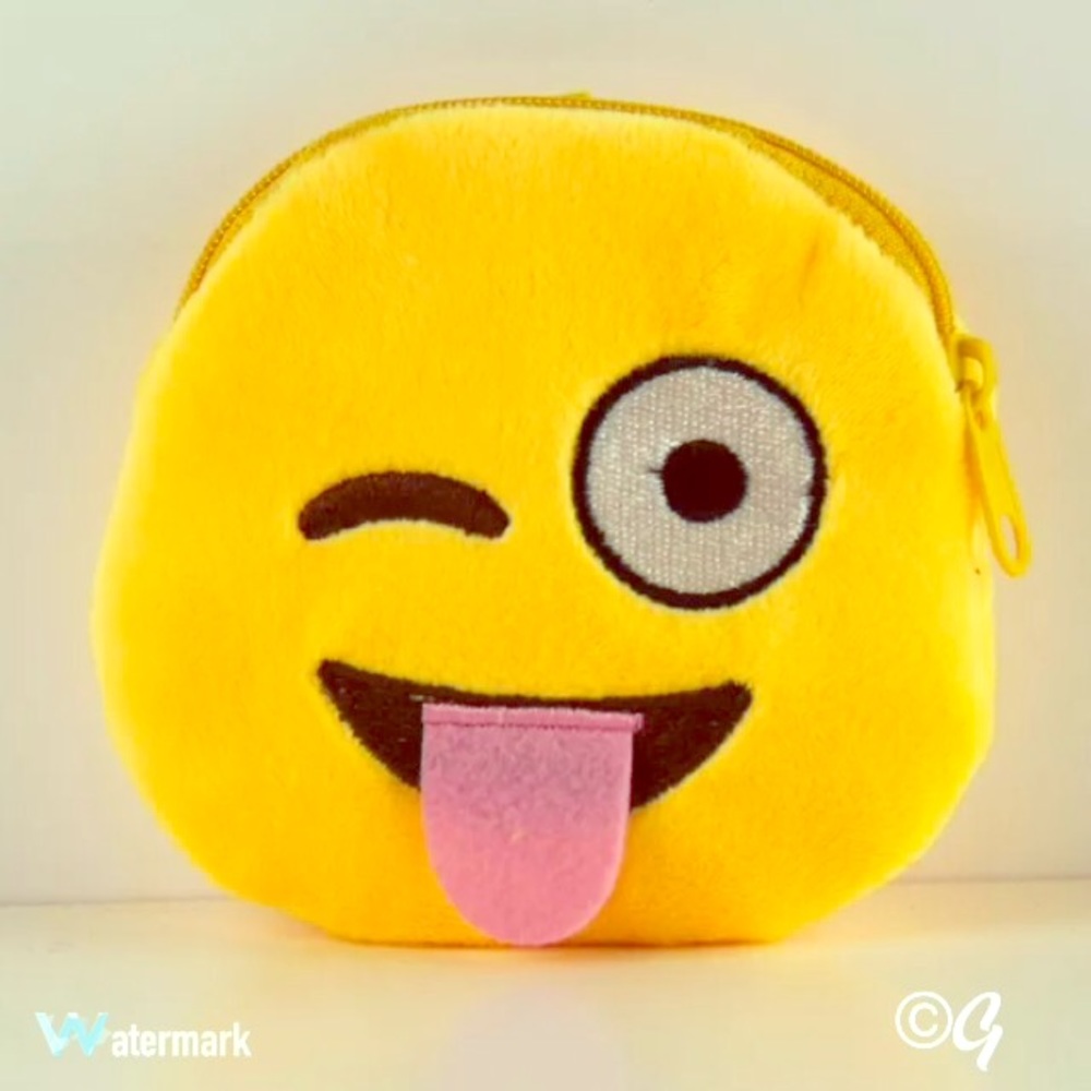 😜LOWEST💥Emoji Lush Coin Purse.