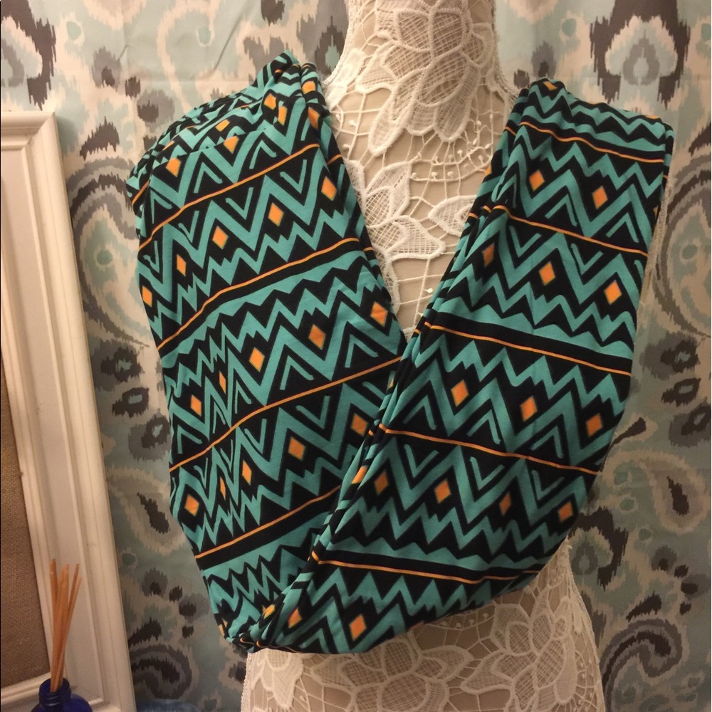 🆕 Aztec LuLaRoe TC Tall and Curvy leggings