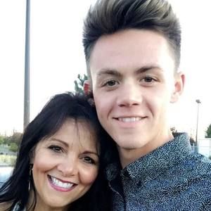 Meet your Posher, Maxwell