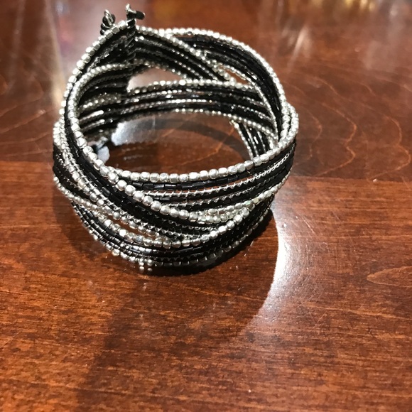 Black and silver braided bracelet - Picture 2 of 2