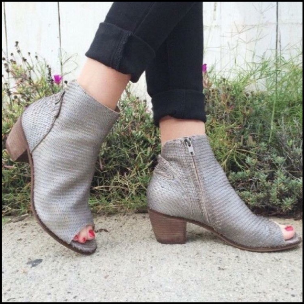 NIB Matisse Folk Pewter Leather Booties Size 9.5M