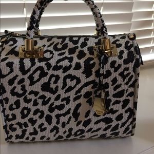 Gianni Bini animal print bag