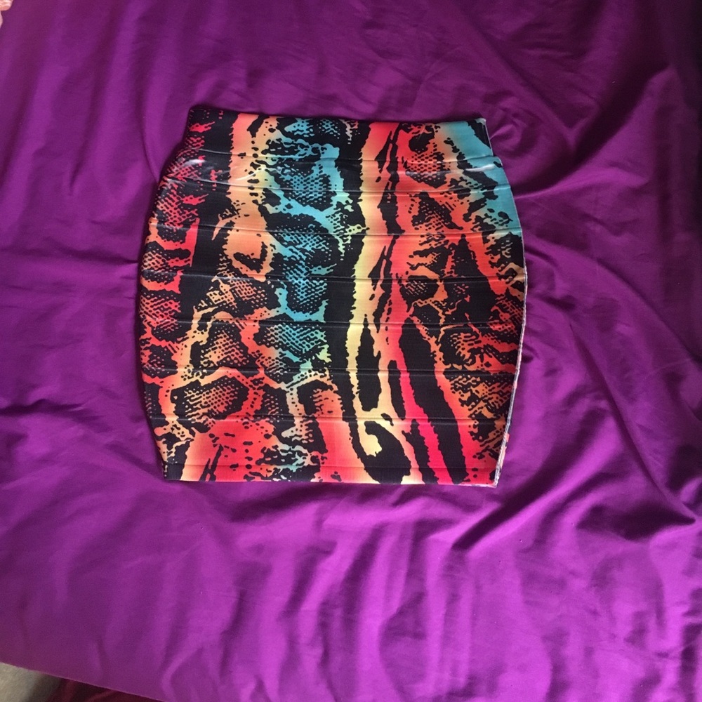 Vibrant Print Bodycon Mini Skirt