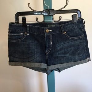 ☀️Size 10 express cuffed shorts☀️