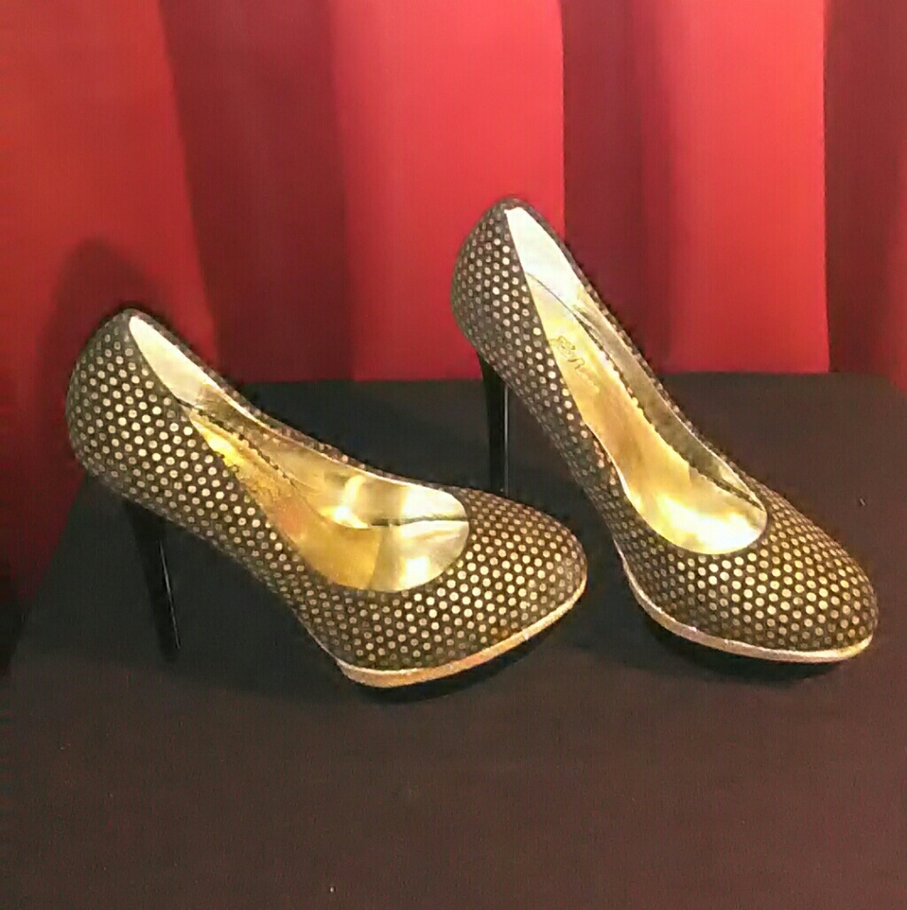Black and gold polka dot heels