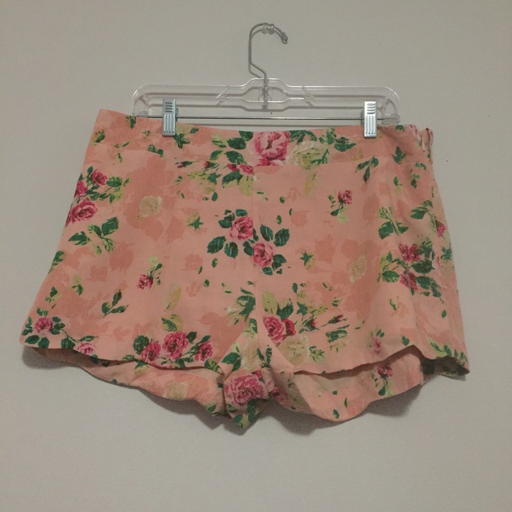 🌷Floral Print Shorts 🌷