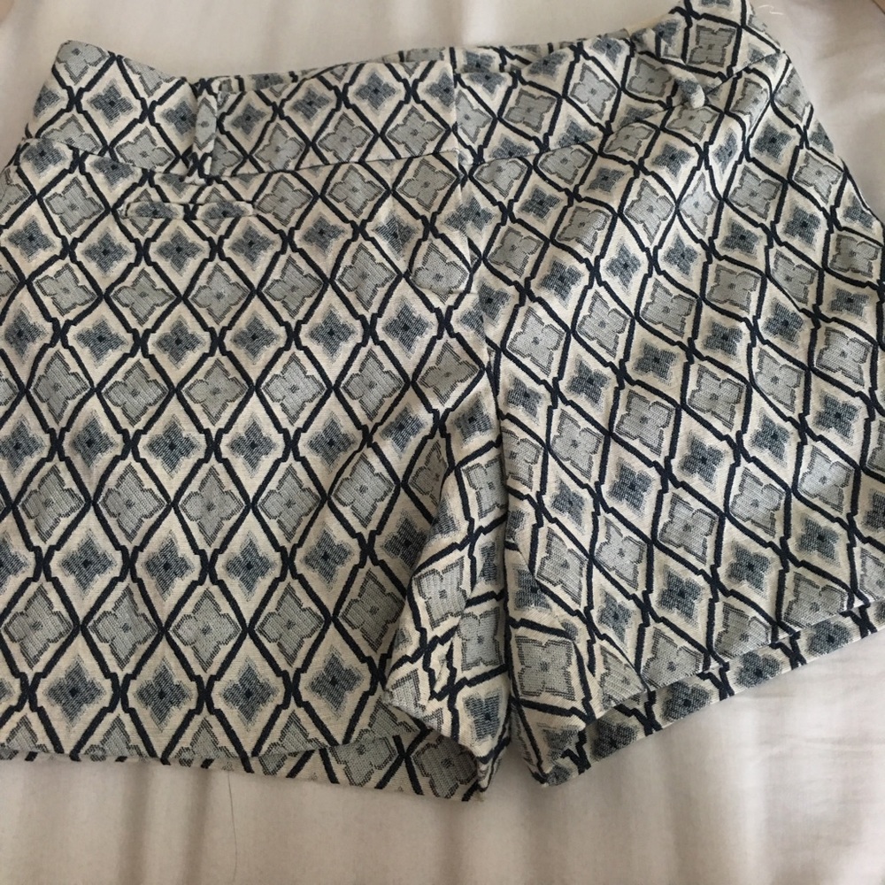 Never worn shorts from loft size 00