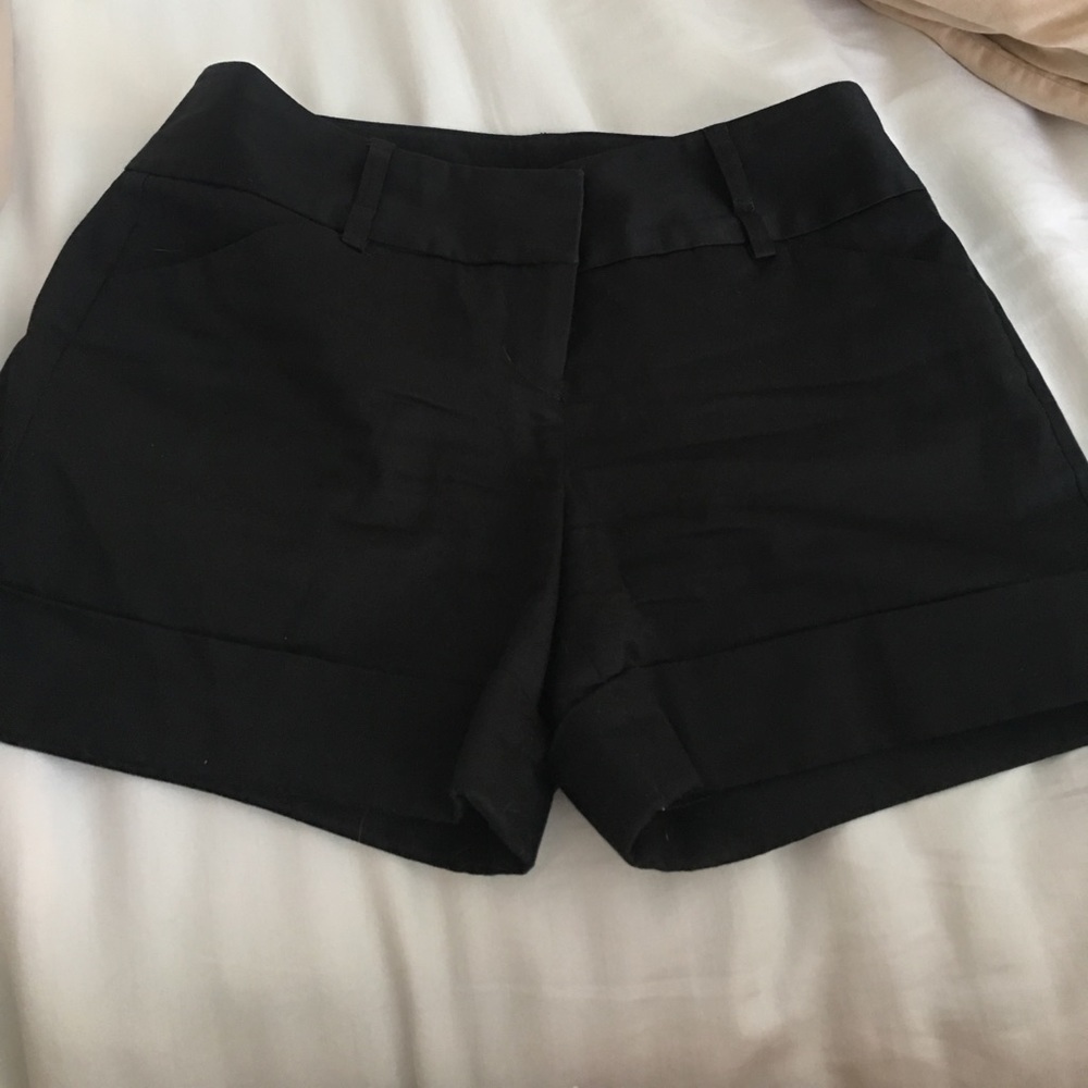 Express design studio black shorts