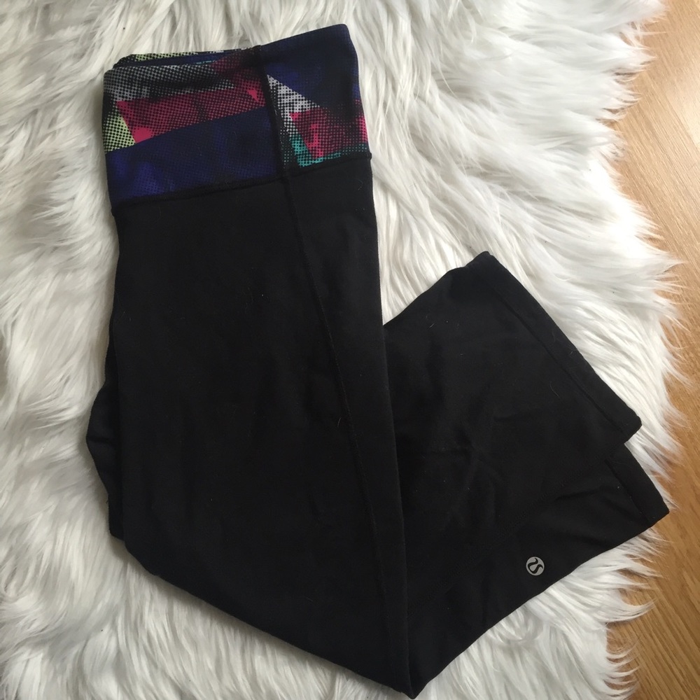 LuLuLemon Crop Pant w/ Slit Manifesto Graffiti - Picture 1 of 4