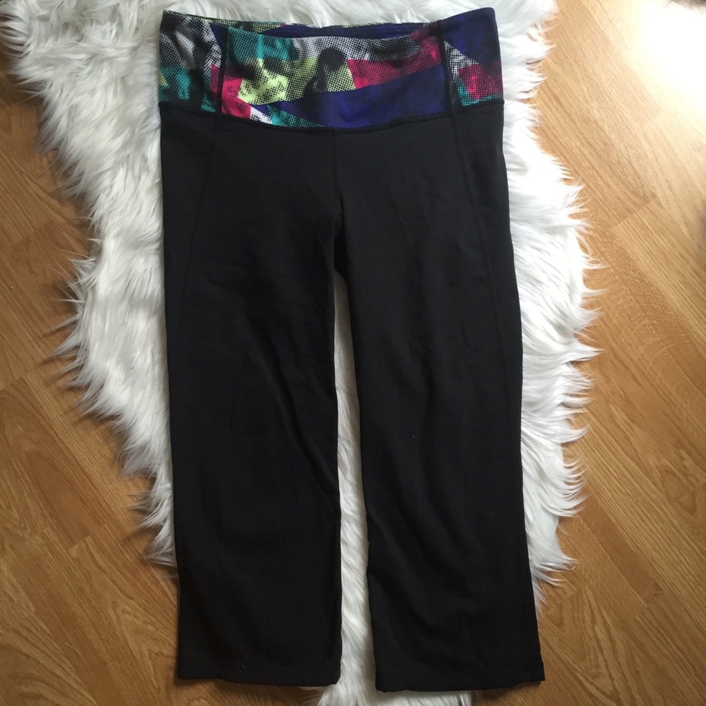 LuLuLemon Crop Pant w/ Slit Manifesto Graffiti - Picture 2 of 4
