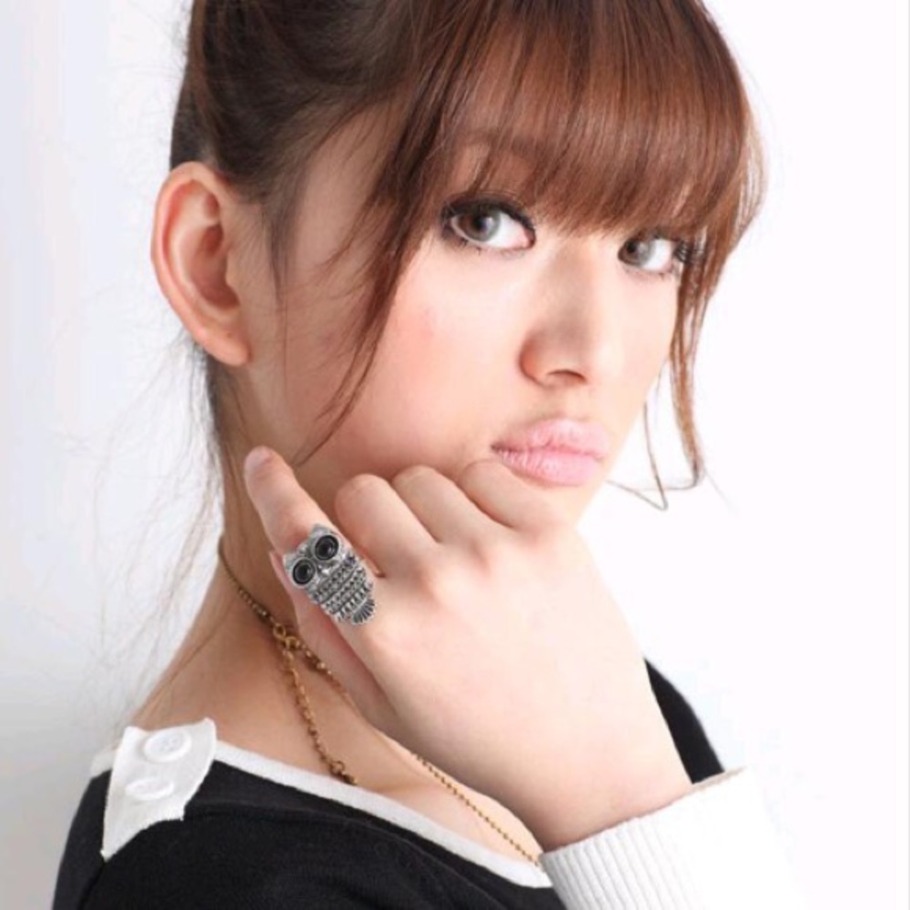 Owl Ring Silver Tone Metal Black Eyes