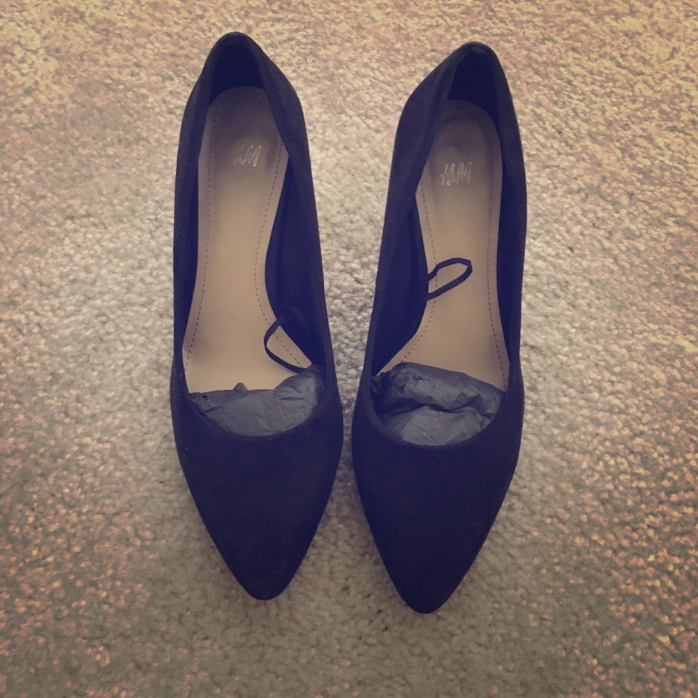 Black suede heels