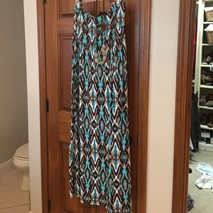 Maxi and matching jewelry