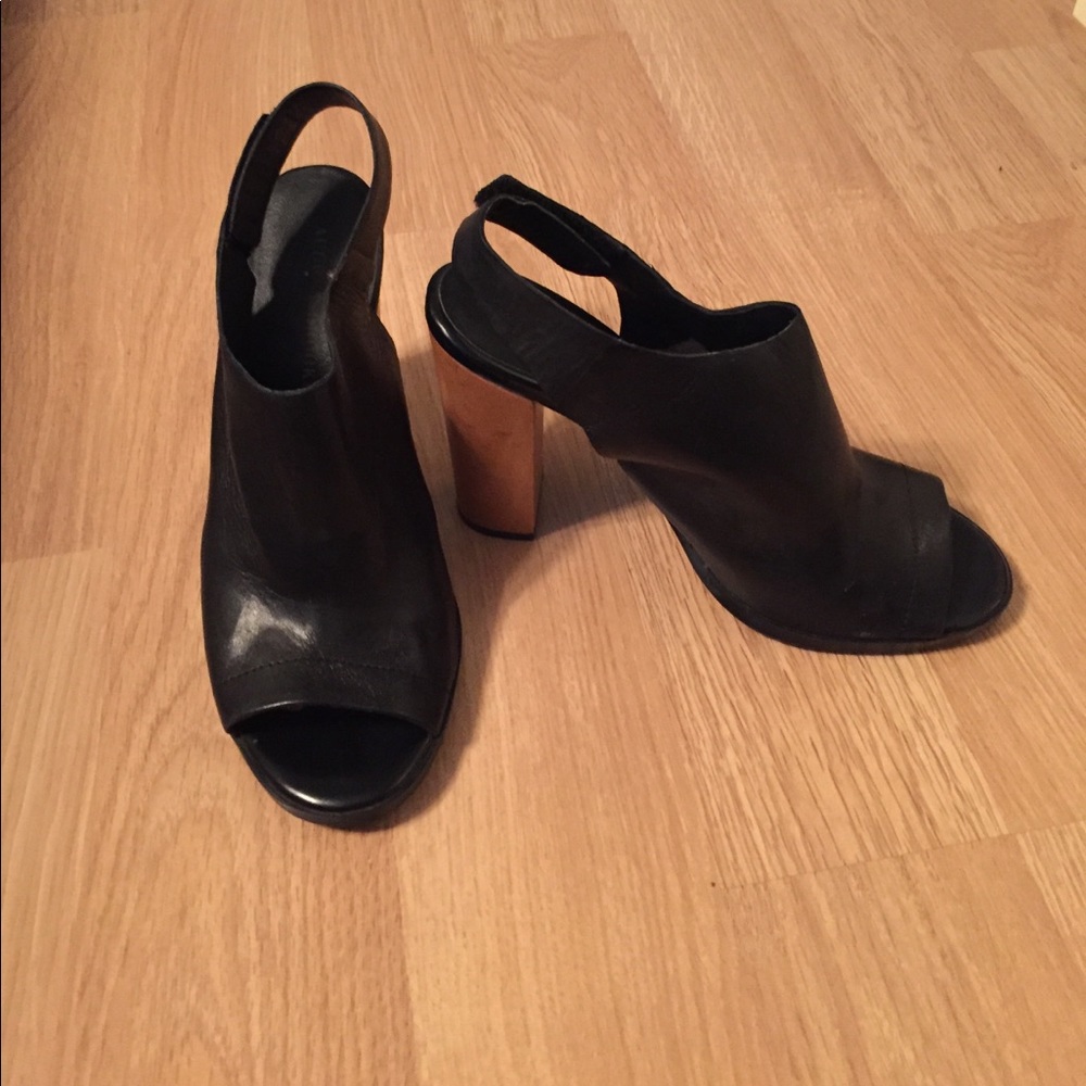 WORN ONCE Cutout Heel