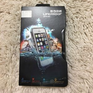 iPhone 5 life proof case