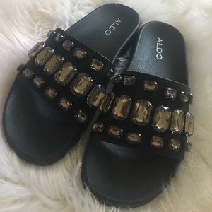 New aldo rhinestone slide