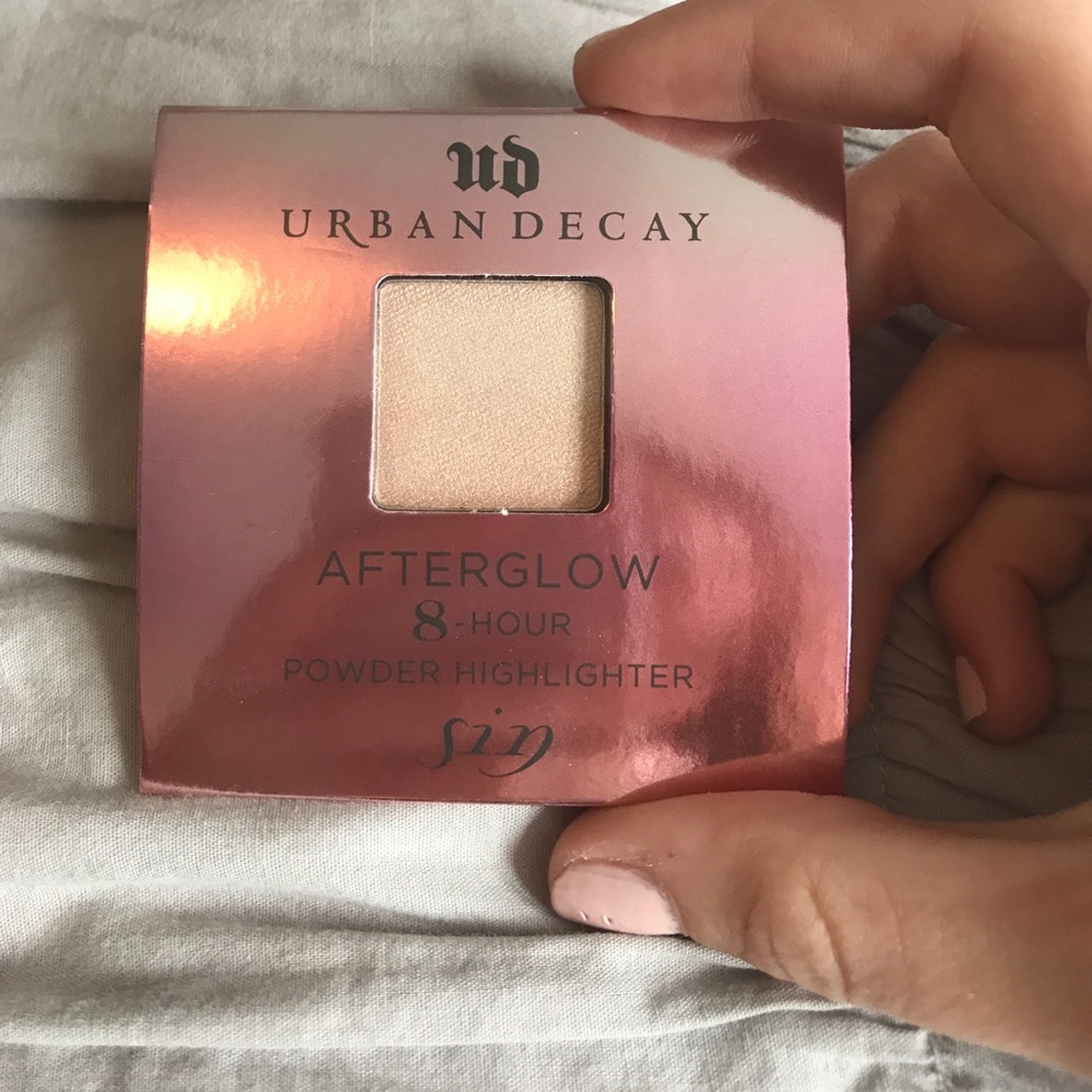 Urban decay afterglow 8 hour power highlighter sin