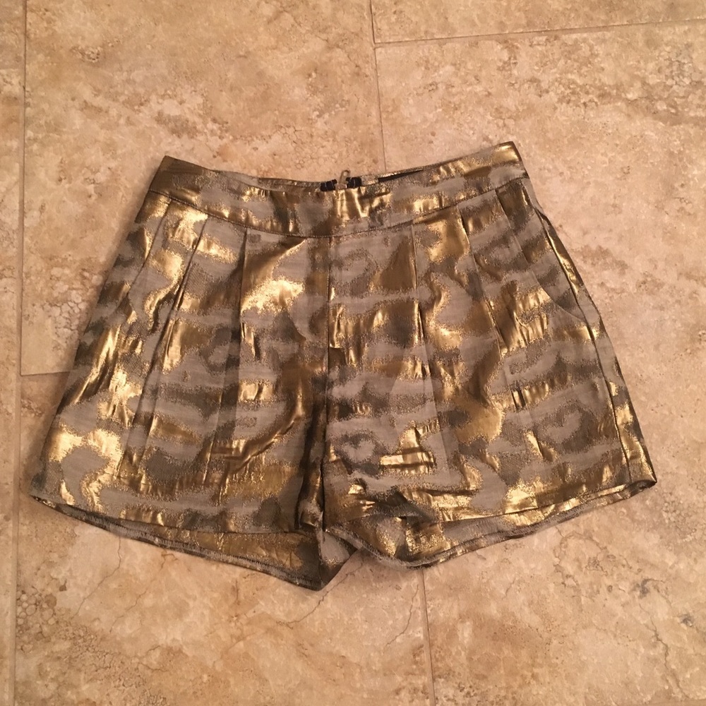 Shiny grey & gold fashion camouflage shorts