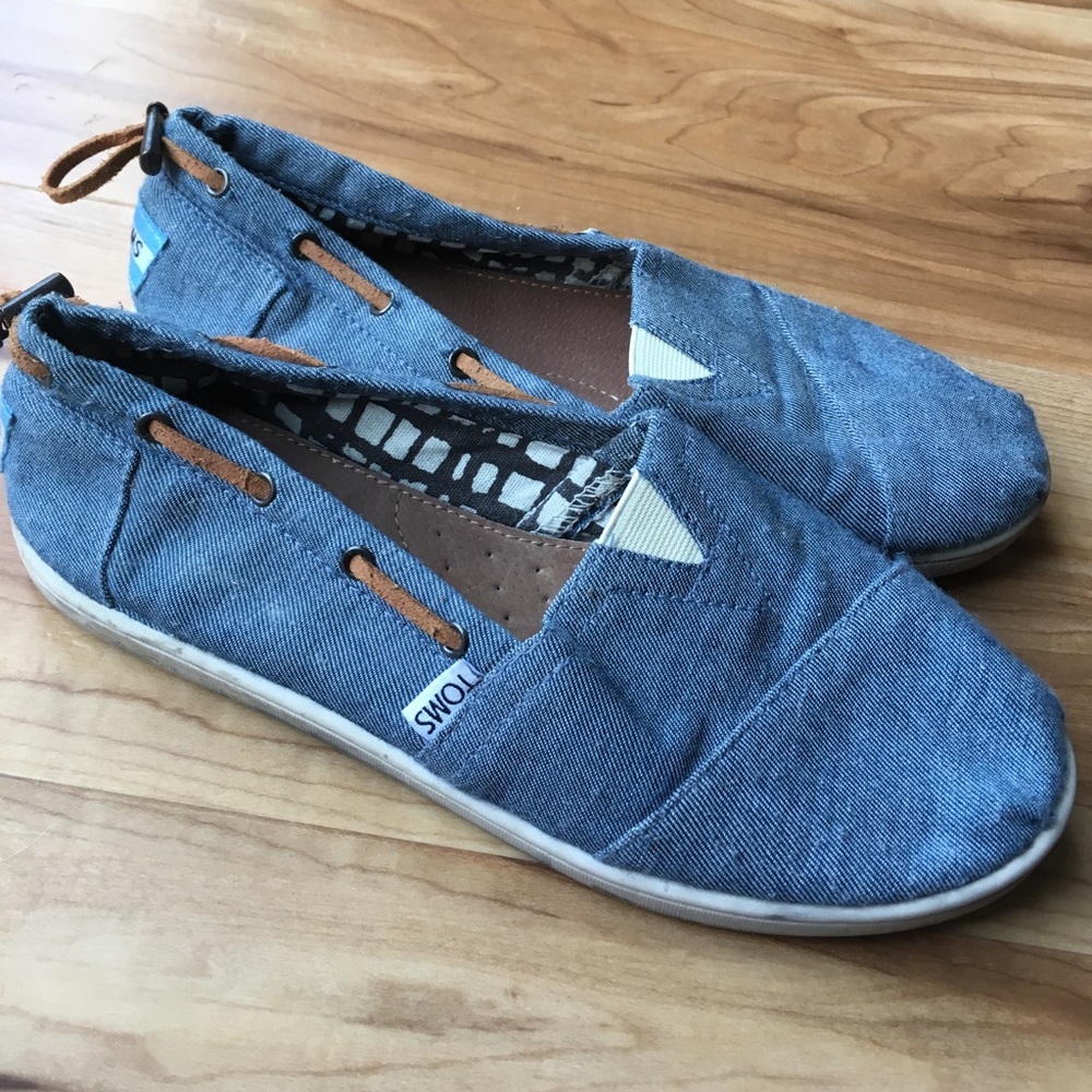 TOMS - Picture 2 of 3