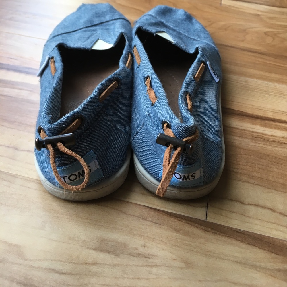 TOMS - Picture 3 of 3